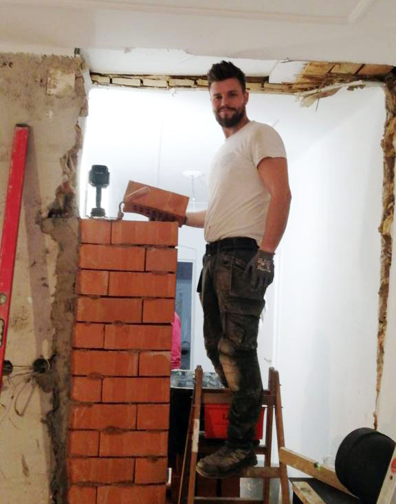 Der stolze Andi und seine Ziegelmauer